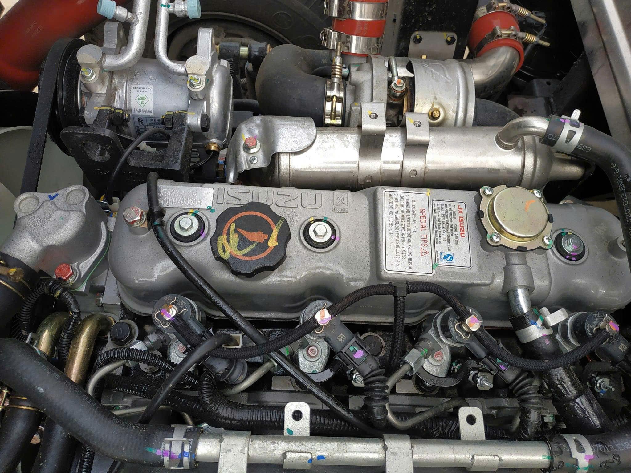 dong-co-isuzu-tera350.jpg