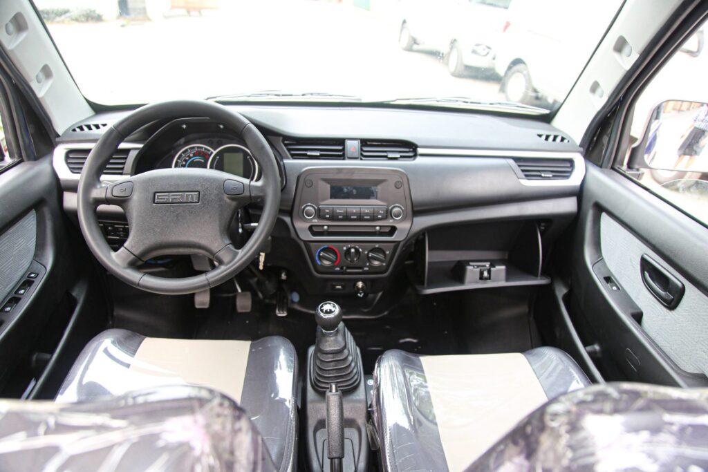 khoang-cabin-xe-tai-1-tan-srm-k990-1024x683-1.jpg