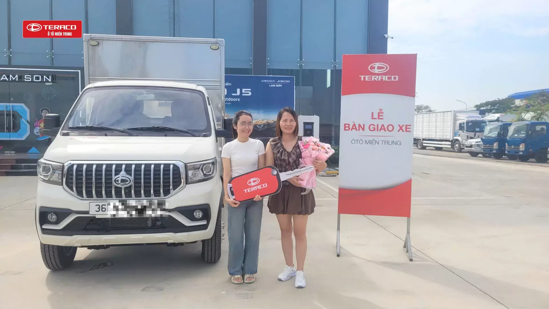 Ban-giao-xe-Tera150s-cho-khach-hang-Thanh-Hoa_result
