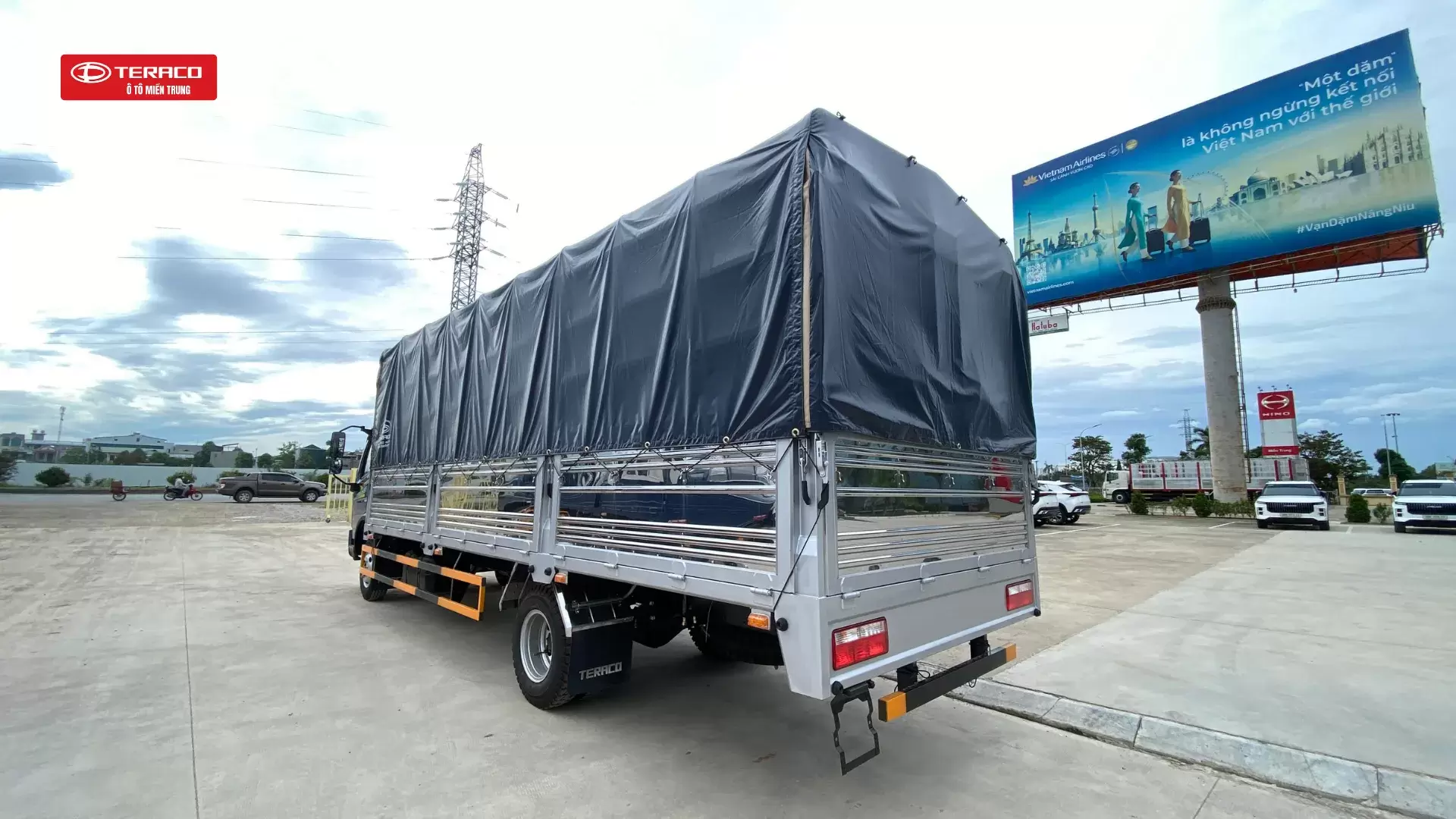 Xe-tai-tera-245sl-plus-thung-mui-bat_result