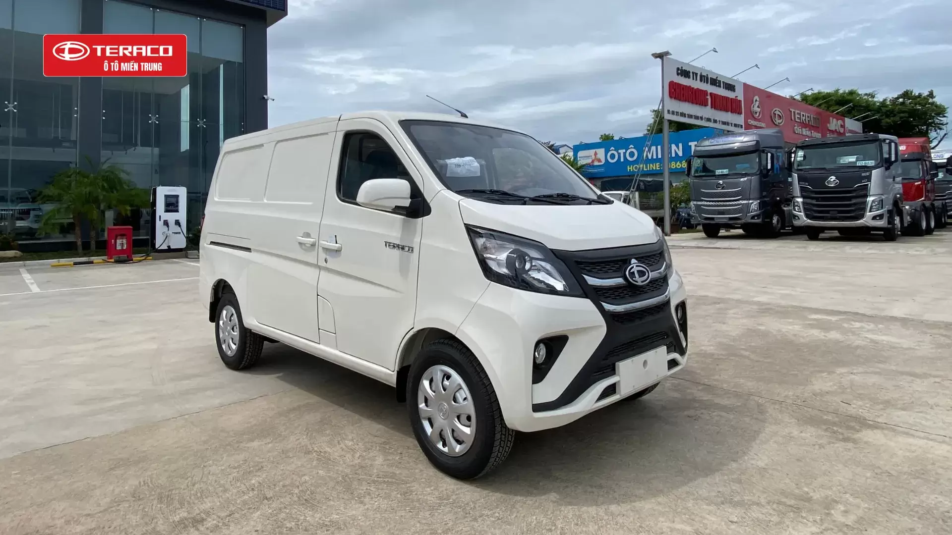 Khám Phá So Sánh Xe Tải Van Tera V3, Tera V6, Tera V8 Chạy Phố 24/7