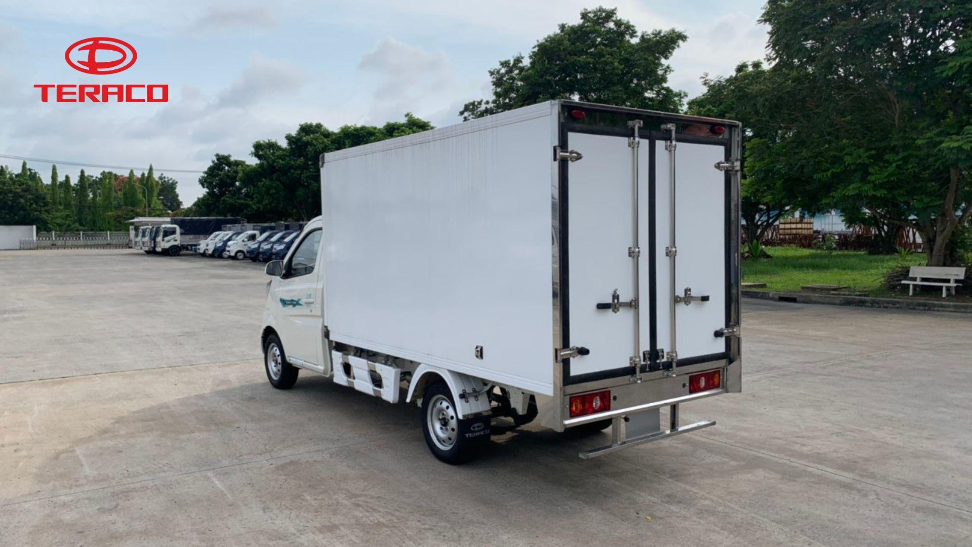 xe-tai-tera-star-thung-kin-composite-mau-trang